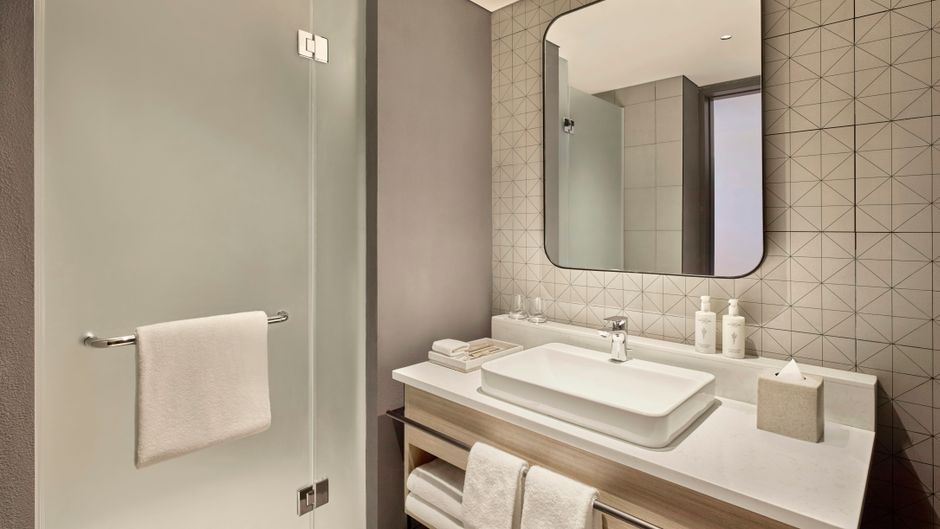 Hilton Garden Inn Bengaluru ETV Room