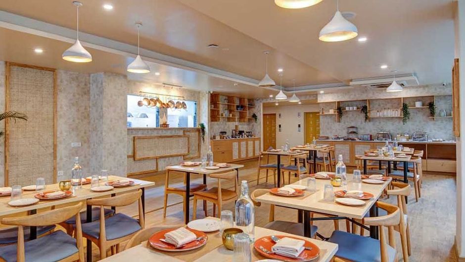 Bloom Hotel- HITEC City Restaurant