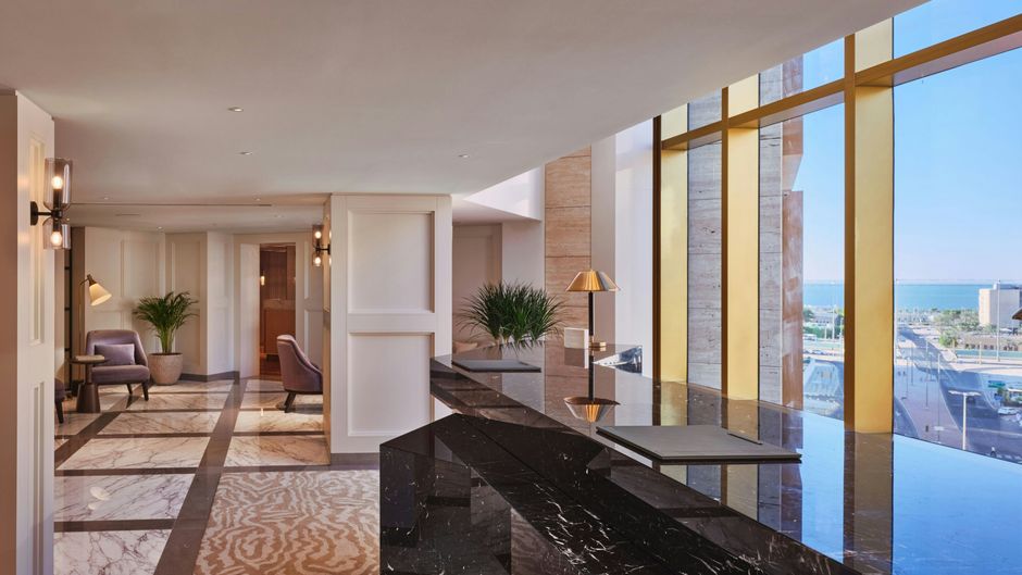 JW Marriott Kuwait Hotel Lobby