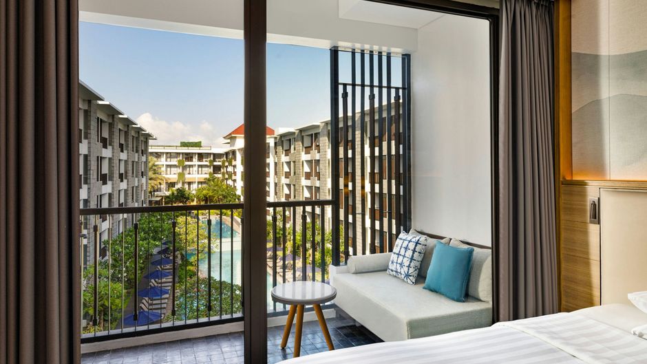Courtyard Bali Seminyak Resort Pool