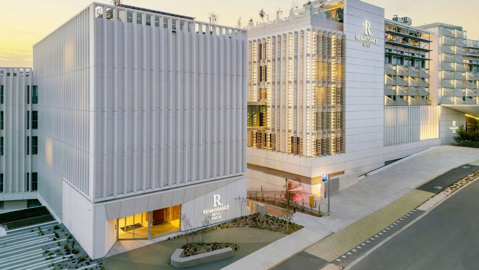 Renaissance Porto Lapa Hotel Exterior