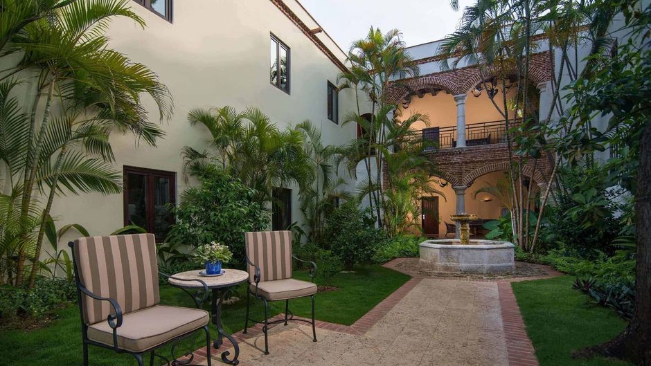 Hodelpa Nicolas de Ovando Exterior