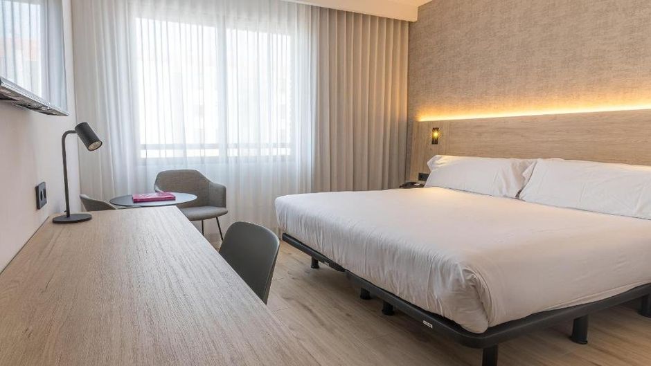 Blanca de Navarra Room