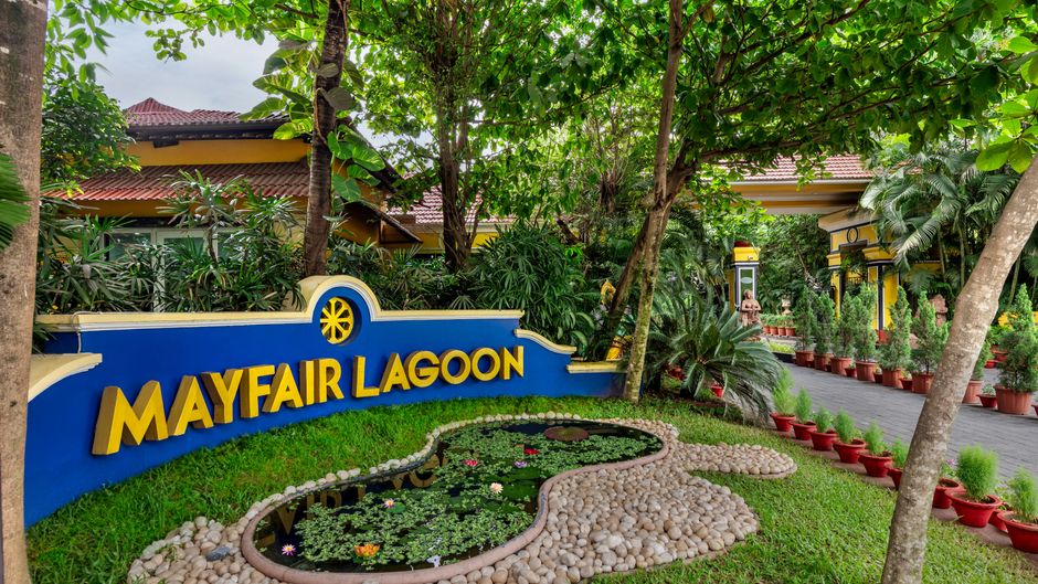 Mayfair Lagoon Exterior