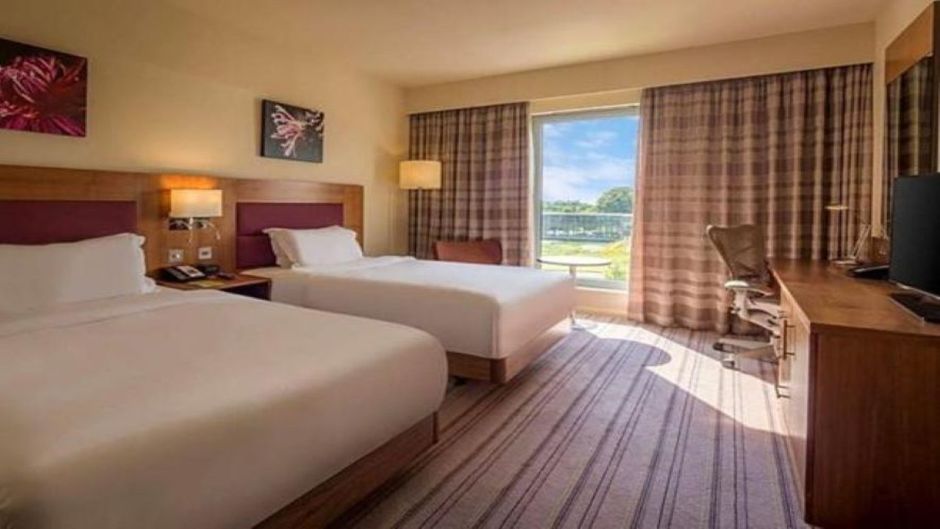 London Luton Vale Hotel Room