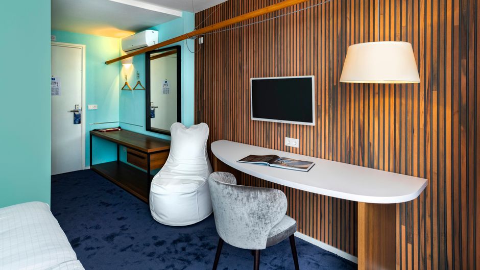 Delta Hotel Room