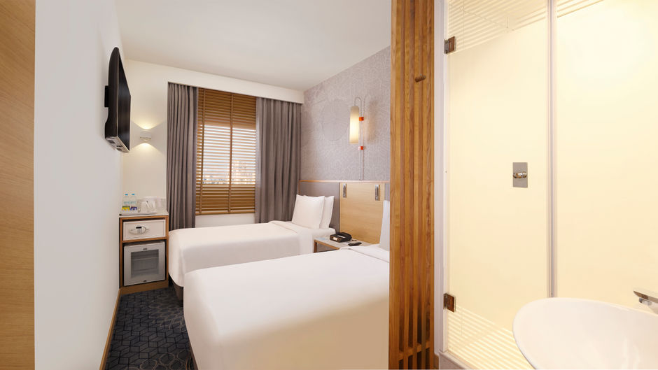 Holiday Inn Express Hyderabad Hitec City Room