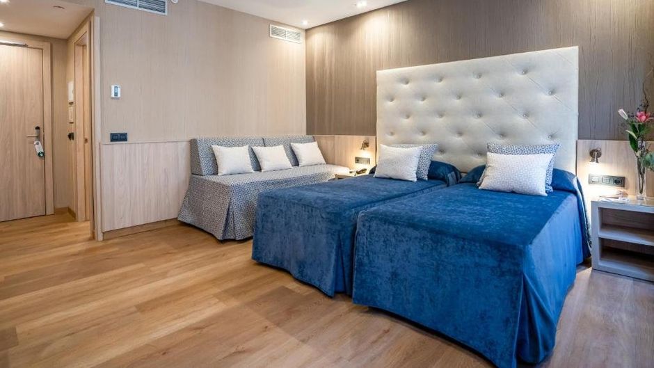 Rialto Hotel Room