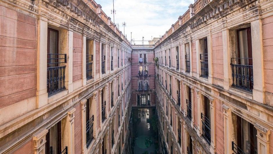Rialto Hotel Exterior