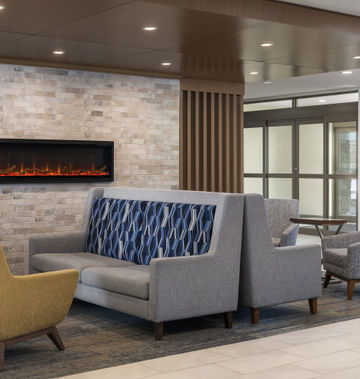 Holiday Inn Express Hotel & Suites