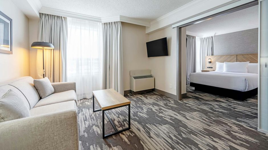 Sandman Signature Mississauga Hotel Room
