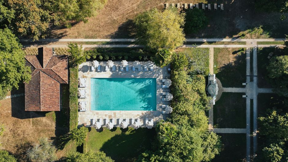 Les Pres d'Eugenie Pool