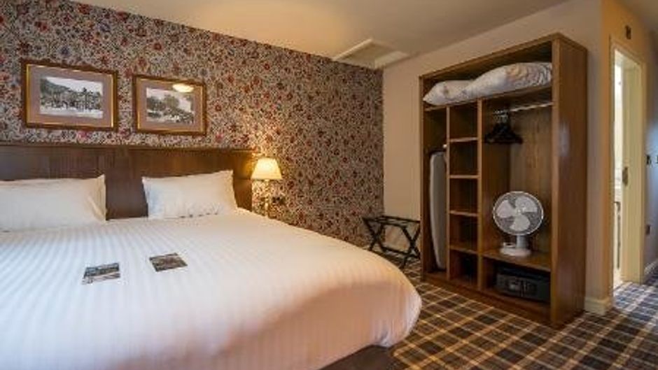 Swallow Falls Hotel Room