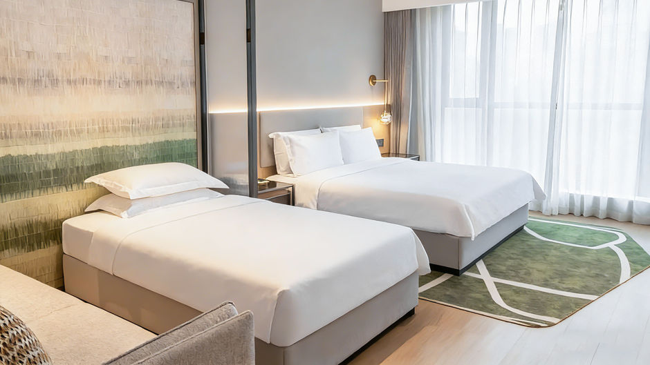 Holiday Inn Suites Nanan Room
