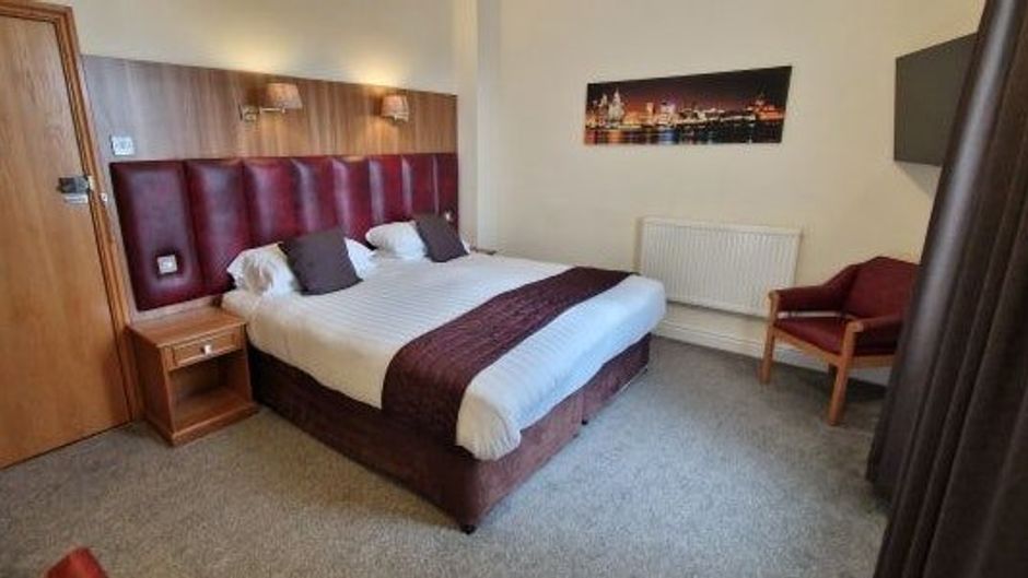 Royal Hotel Liverpool Room