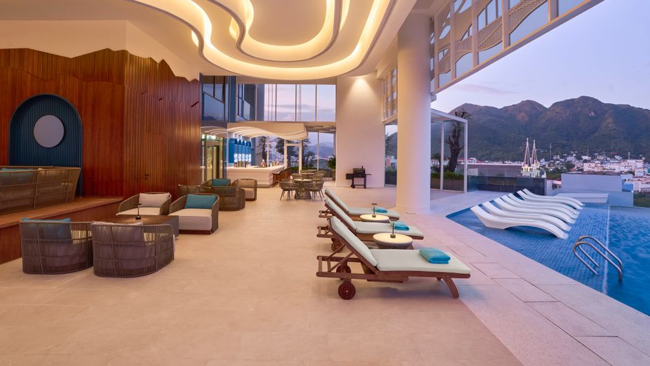 voco Scenia Bay Nha Trang Pool