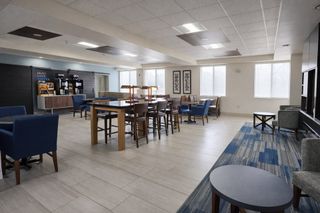 Holiday Inn Express Hotel & Stes Winner