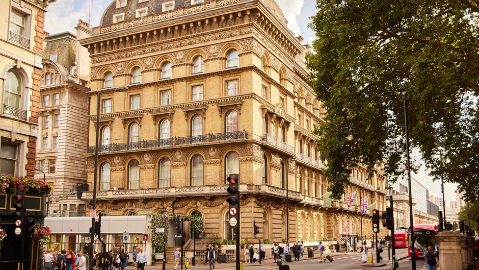 The Clermont London, Victoria Exterior