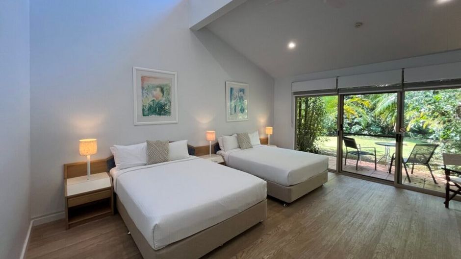 Nautilus Beachfront Villas & Spa Room