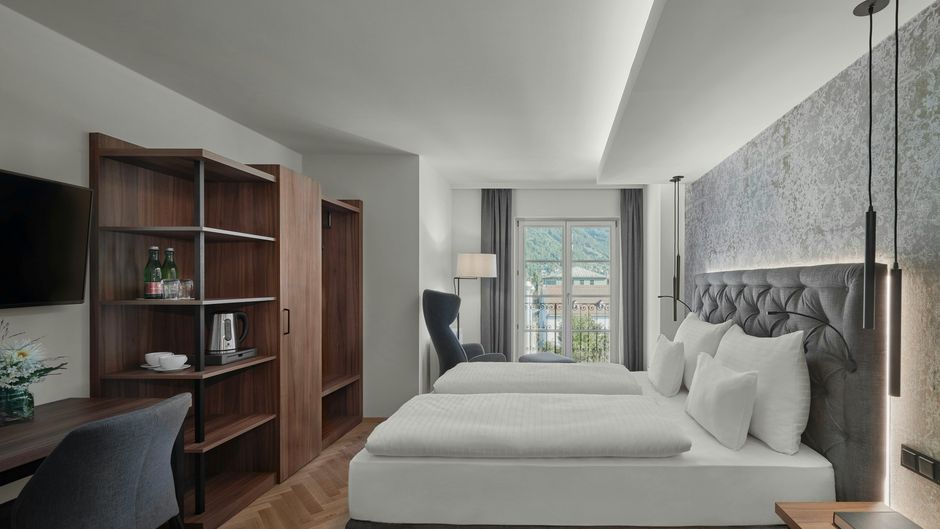 Hotel Schwarzer Adler Room