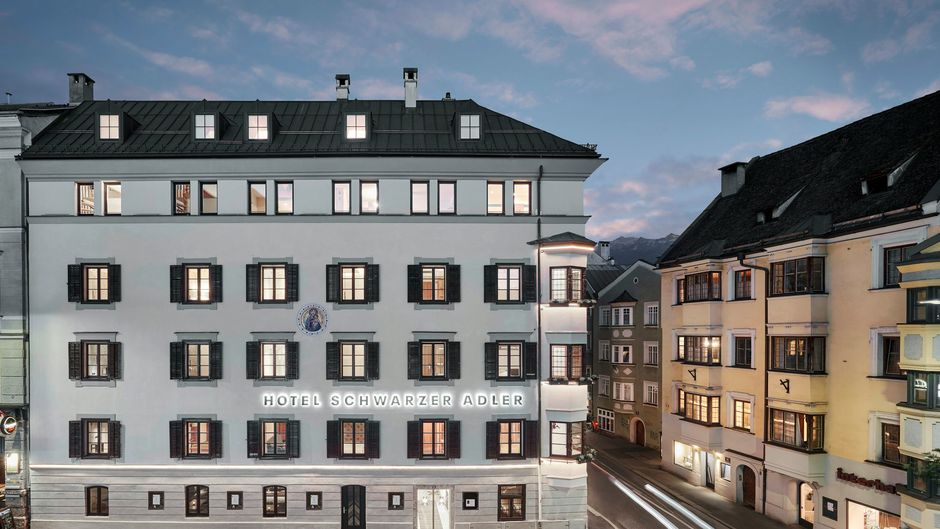 Hotel Schwarzer Adler Exterior