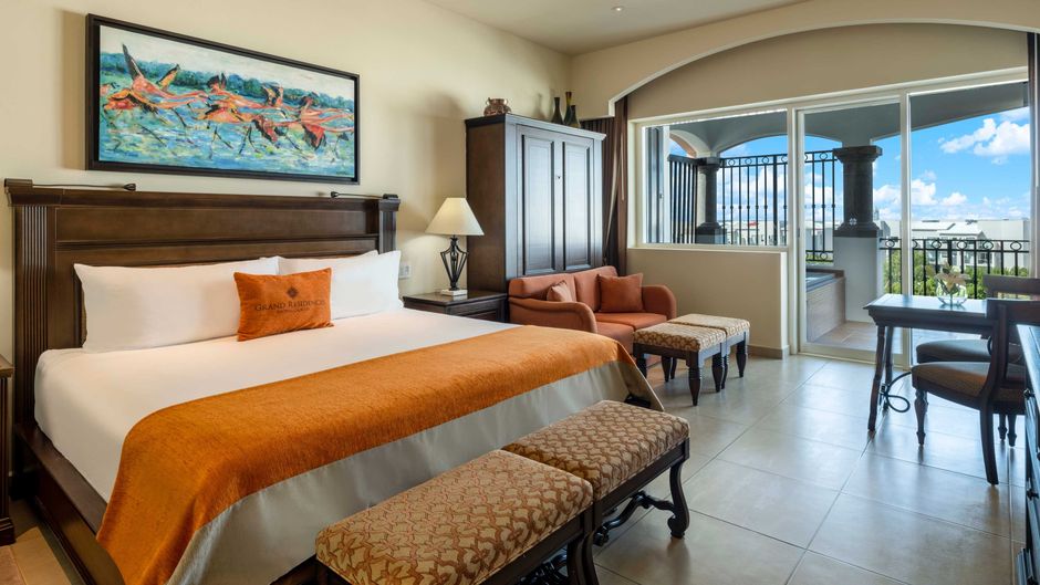 Holiday Inn Club Grand Residences Room
