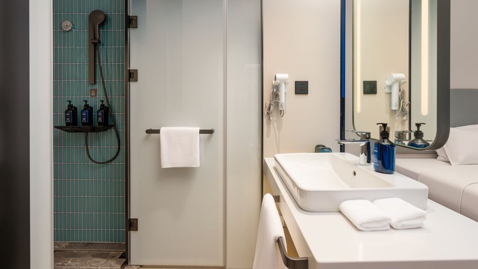 Holiday Inn Exp Haigang Room