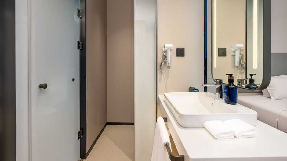 Holiday Inn Exp Haigang Room