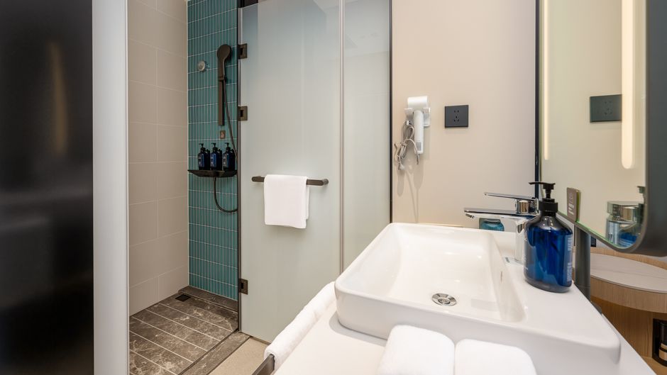 Holiday Inn Exp Haigang Room
