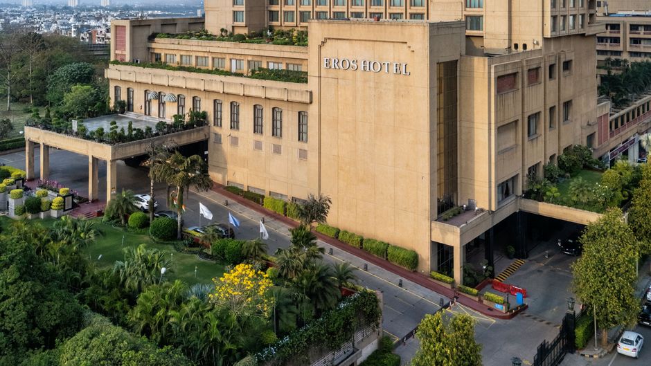 Eros Hotel Exterior