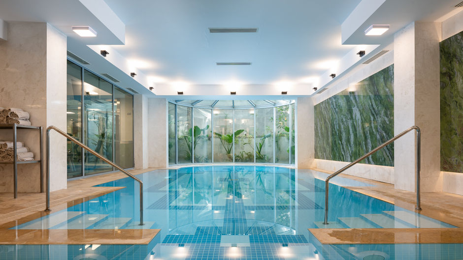 Holiday Inn Pool