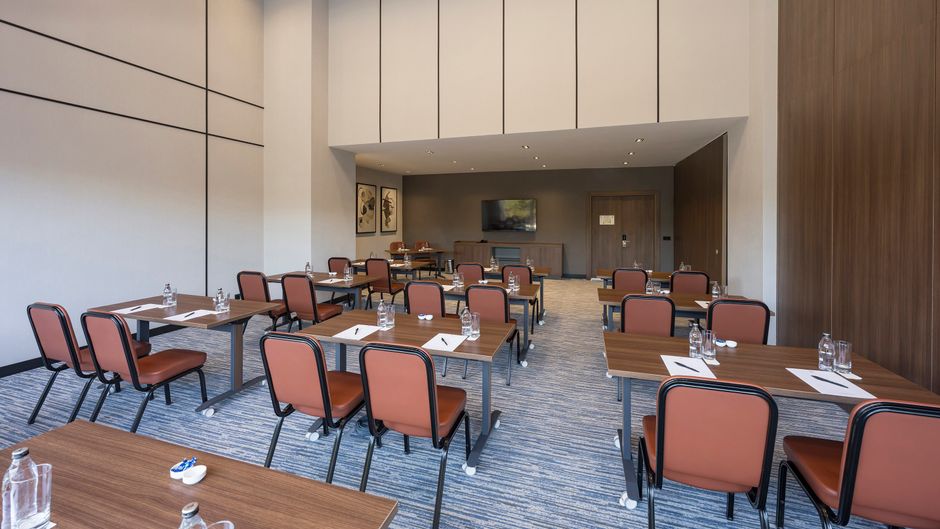 Crowne Plaza West Meeting