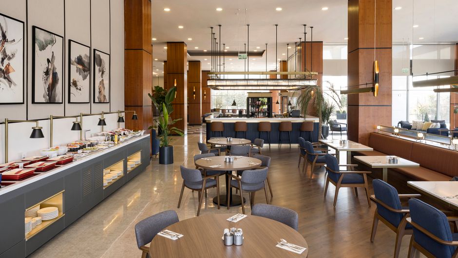 Crowne Plaza West Restaurant