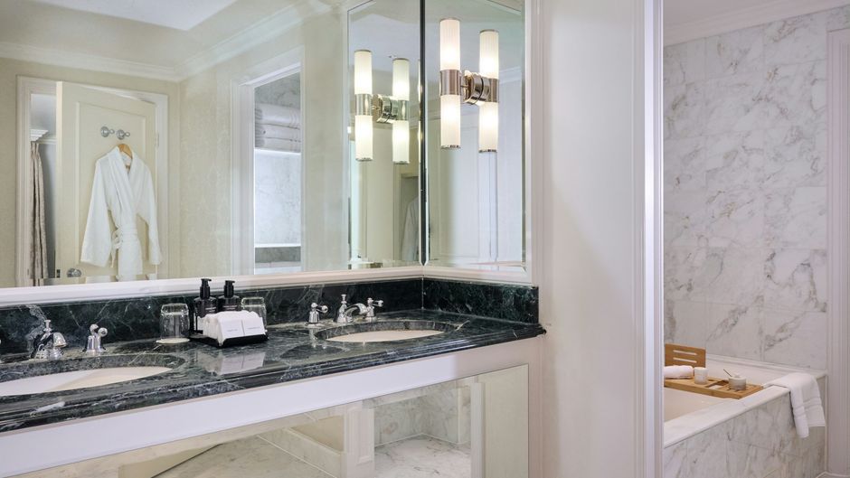 The Landmark London Room
