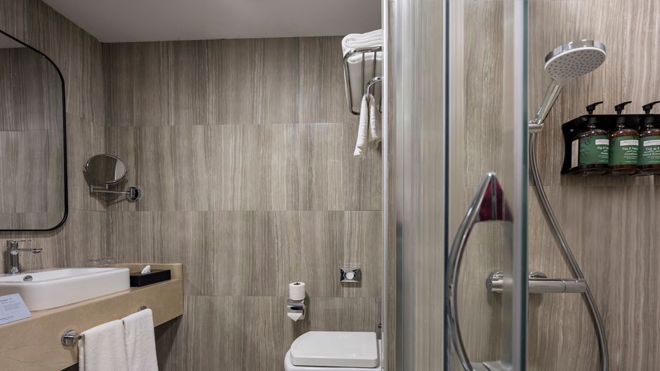 Crowne Plaza West Room