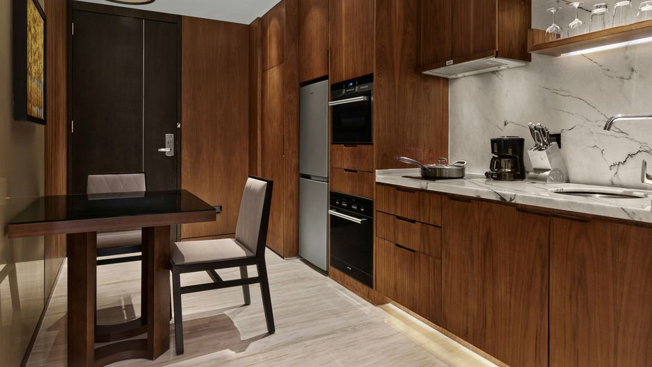 The Fairway Place- Marriott Exec Apts Room