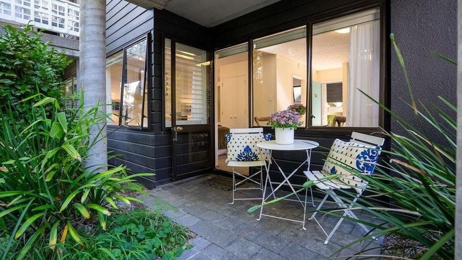 Emerald Inn on Takapuna Beach Lobby
