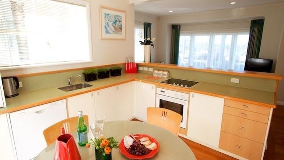 Emerald Inn on Takapuna Beach Other
