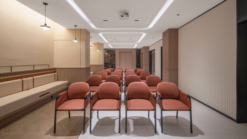 Holiday Inn Exp Quancheng Square Meeting