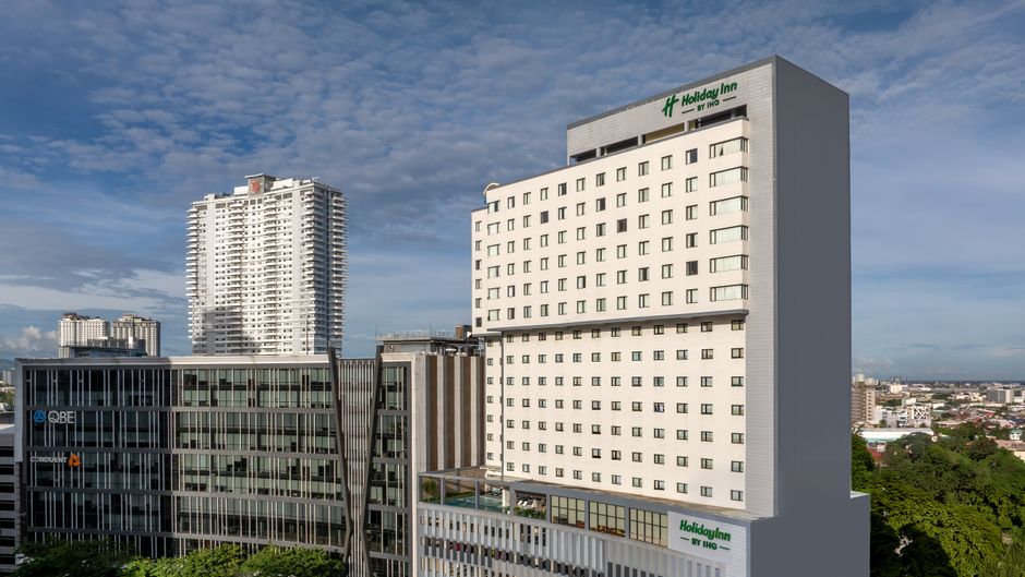 Holiday Inn Cebu City Exterior