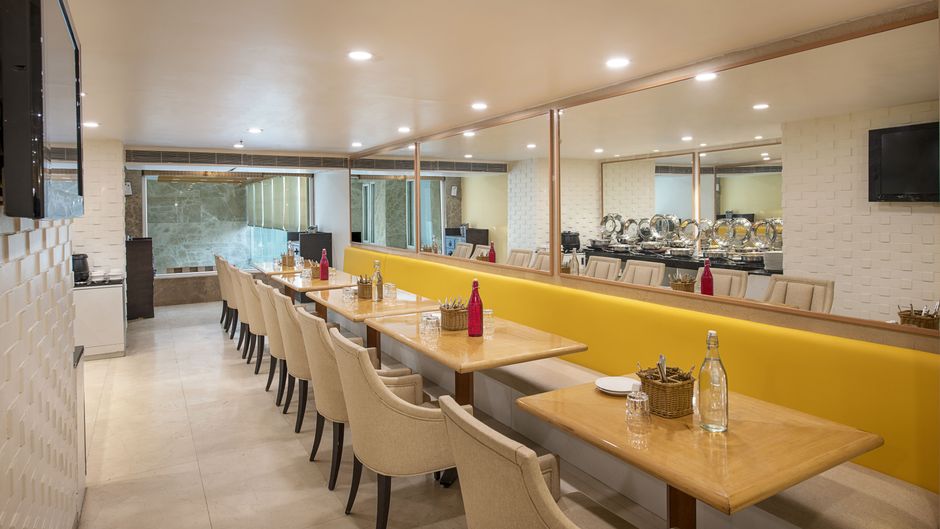 bloomSuites Ahmedabad Restaurant