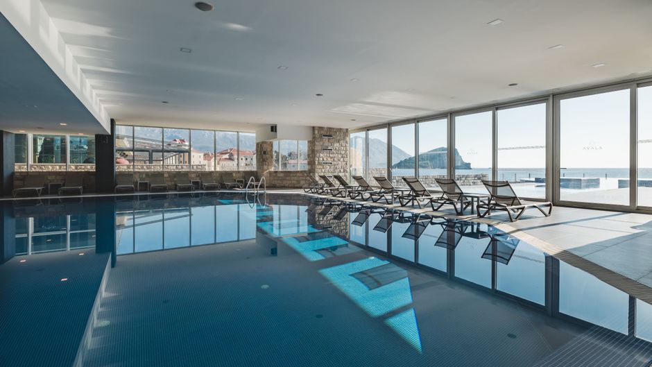 Avala Resort & Villas Pool