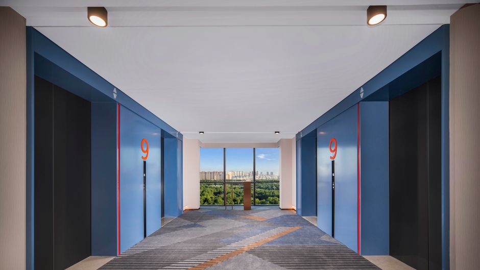 Holiday Inn Exp Tongzhou Lobby