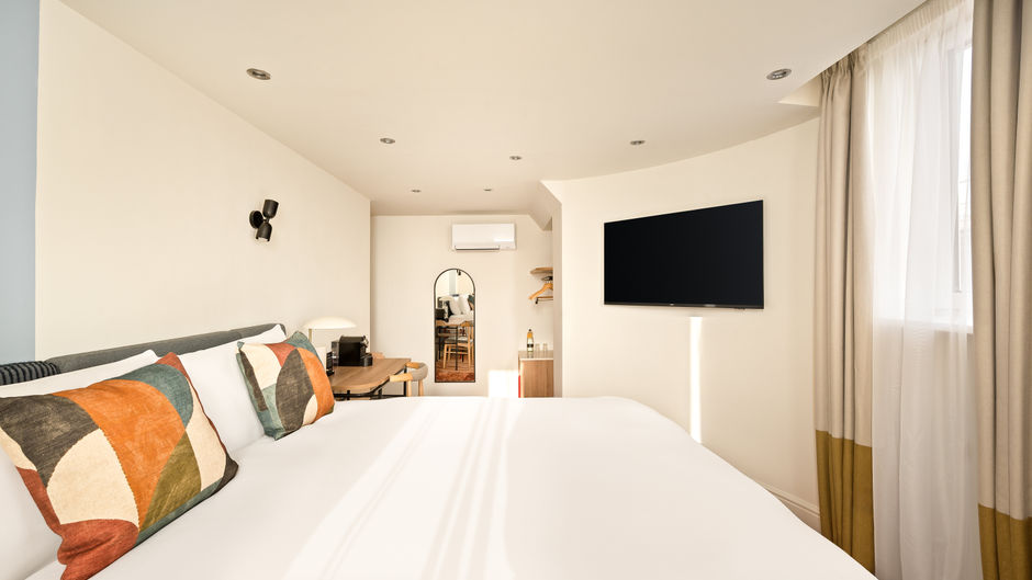 London Bloomsbury Square Hotel Room