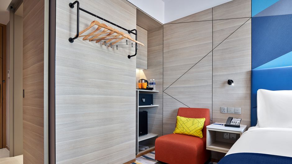 Holiday Inn Express Singapore Serangoon Room