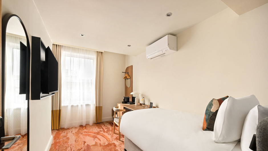 London Bloomsbury Square Hotel Room