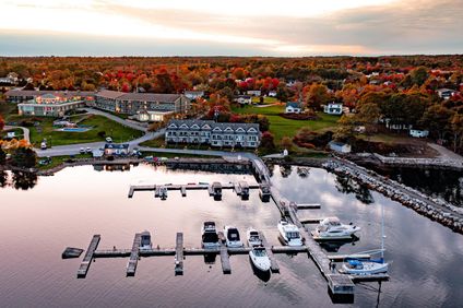 Oak Island Resort & Conference Centre