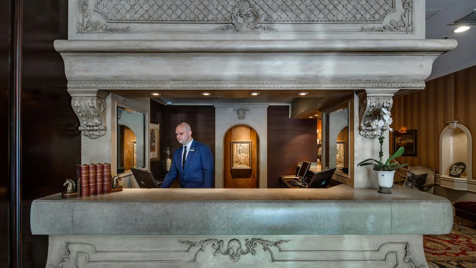 Wedgewood Hotel & Spa Lobby