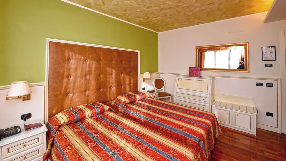 La Bussola Hotel Room