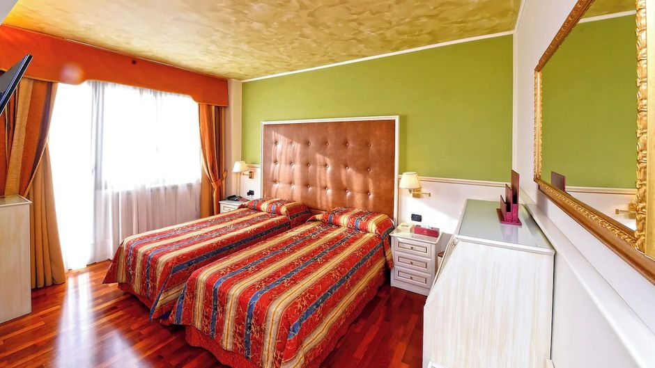 La Bussola Hotel Room